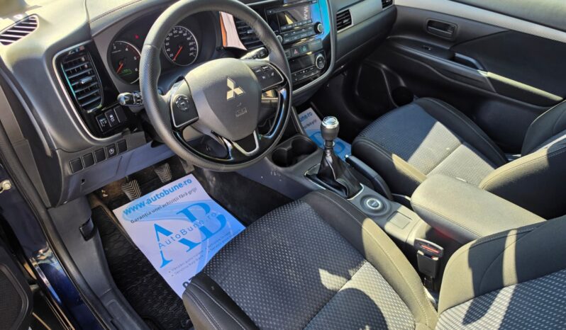 
MITSUBISHI OUTLANDER full									