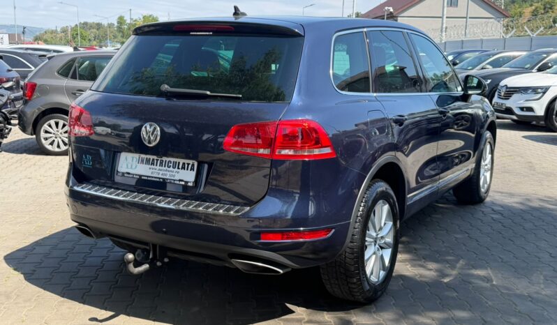 
Volkswagen Touareg full									