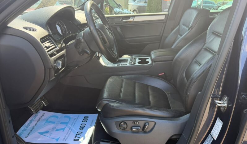 
Volkswagen Touareg full									