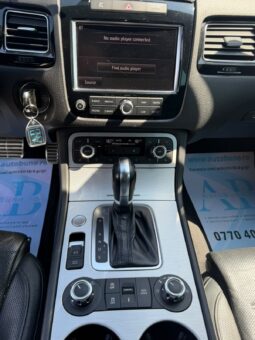 
Volkswagen Touareg full									