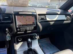 
Volkswagen Touareg full									