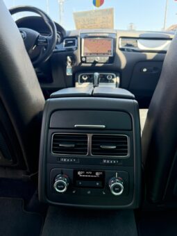 
Volkswagen Touareg full									