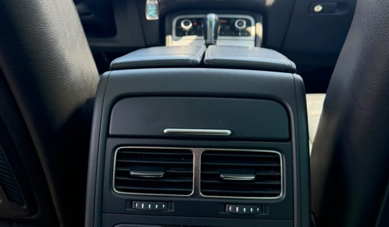 
Volkswagen Touareg full									