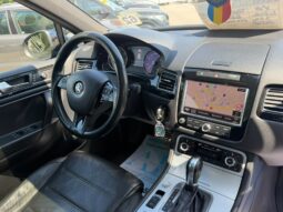 
Volkswagen Touareg full									