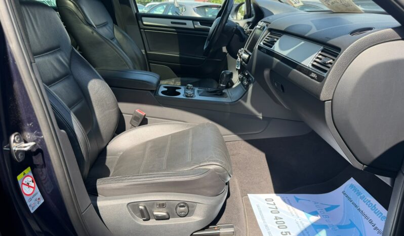 
Volkswagen Touareg full									