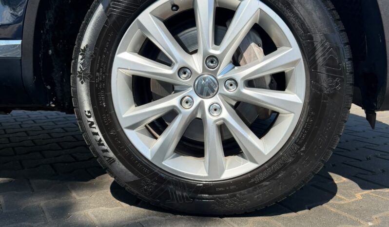 
Volkswagen Touareg full									