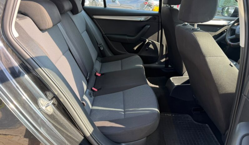 
Skoda Octavia full									