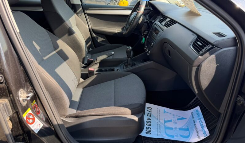 
Skoda Octavia full									