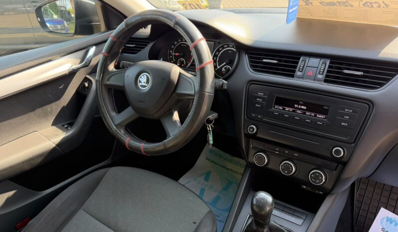 
Skoda Octavia full									