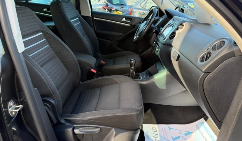 
Volkswagen Tiguan 4MOTION full									