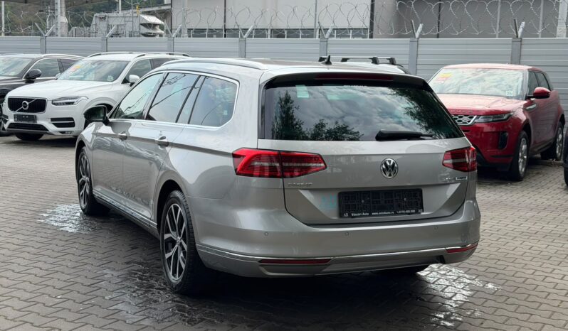 
Volkswagen Passat full									