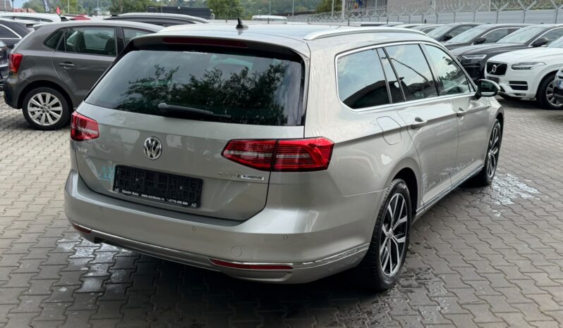 
Volkswagen Passat full									