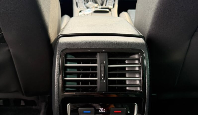 
Volkswagen Passat full									