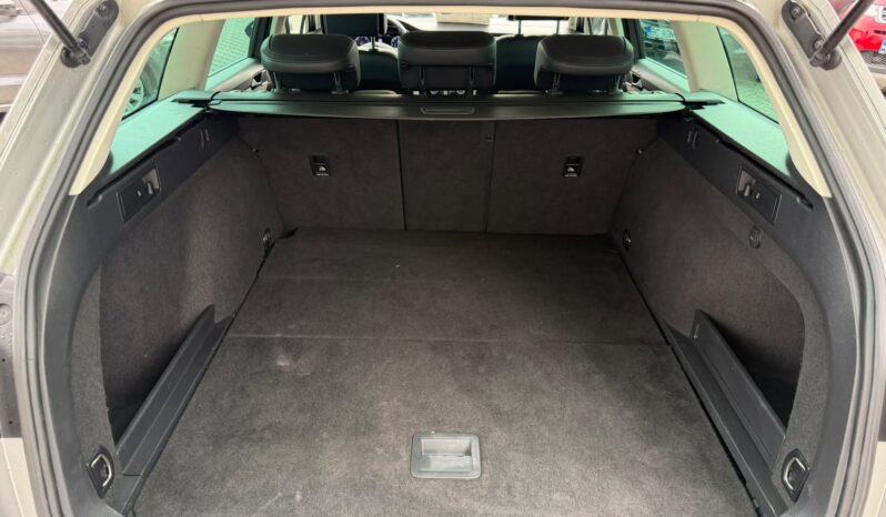 
Volkswagen Passat full									