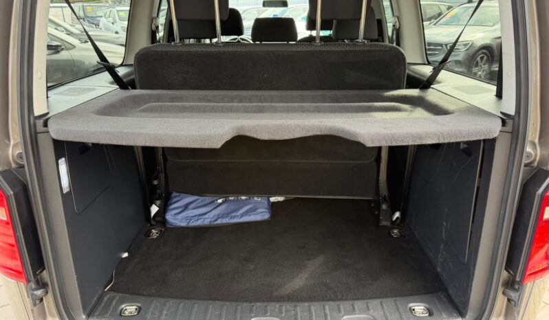 
Volkswagen Caddy Maxi full									