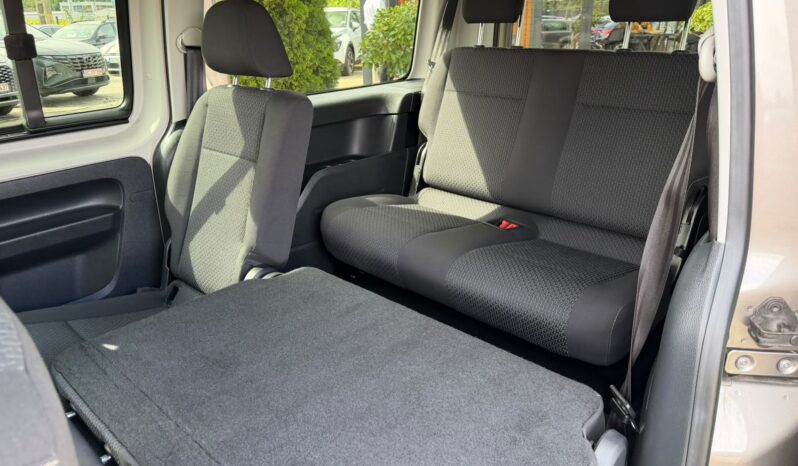 
Volkswagen Caddy Maxi full									