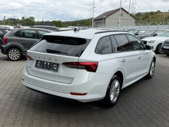 VOLKSWAGEN GOLF HYBRID