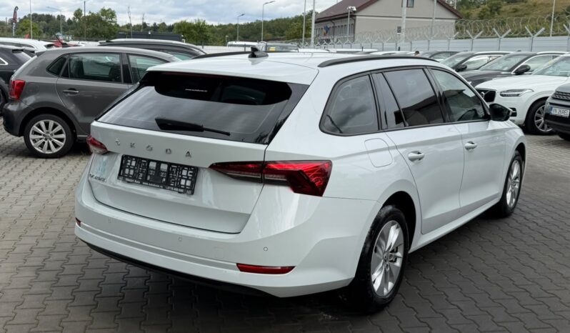 
Skoda Octavia full									