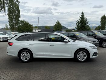 VOLKSWAGEN GOLF HYBRID