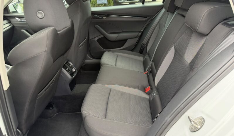 
Skoda Octavia full									