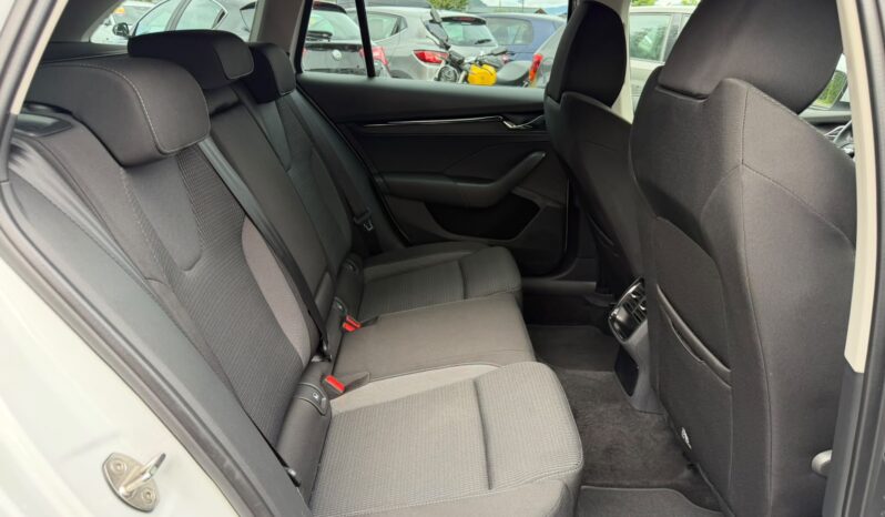 
Skoda Octavia full									