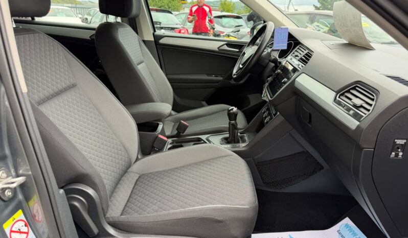 
Volkswagen Tiguan R-LINE full									