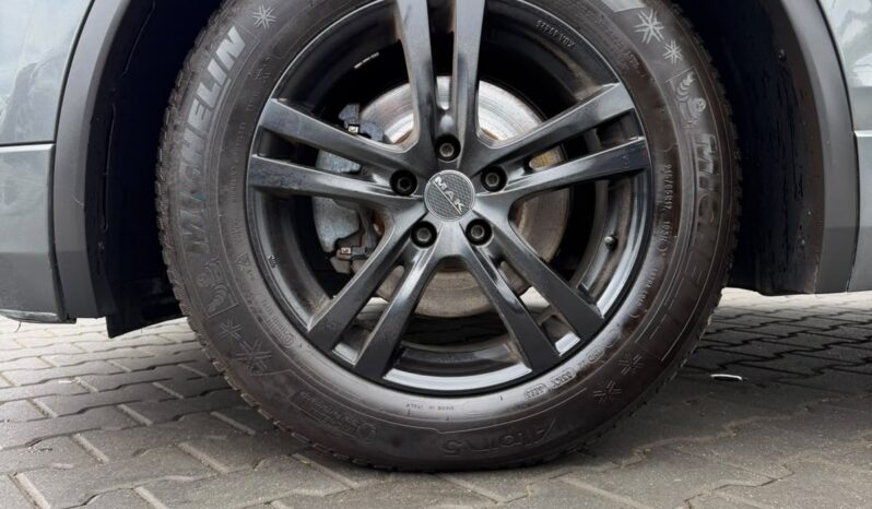 
Volkswagen Tiguan R-LINE full									
