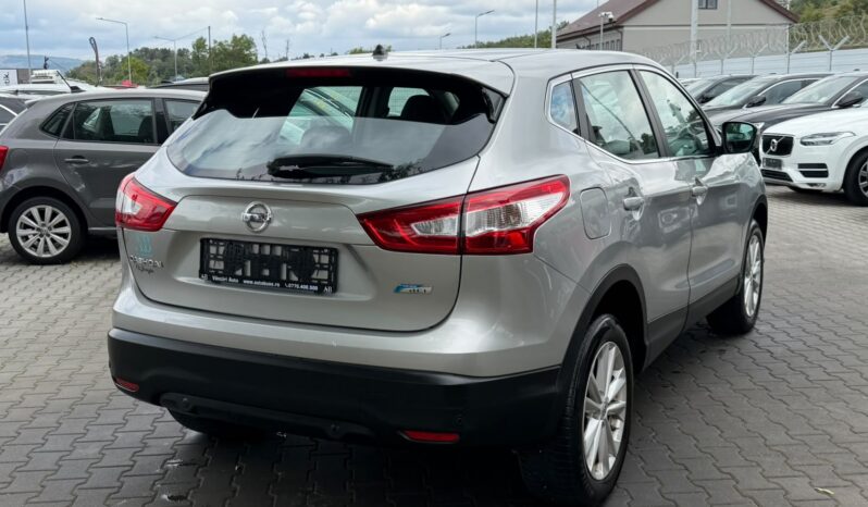 
Nissan Qashqai full									