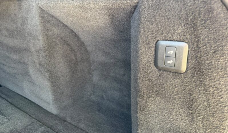 
Land Rover Range Rover Sport TDV6 full									
