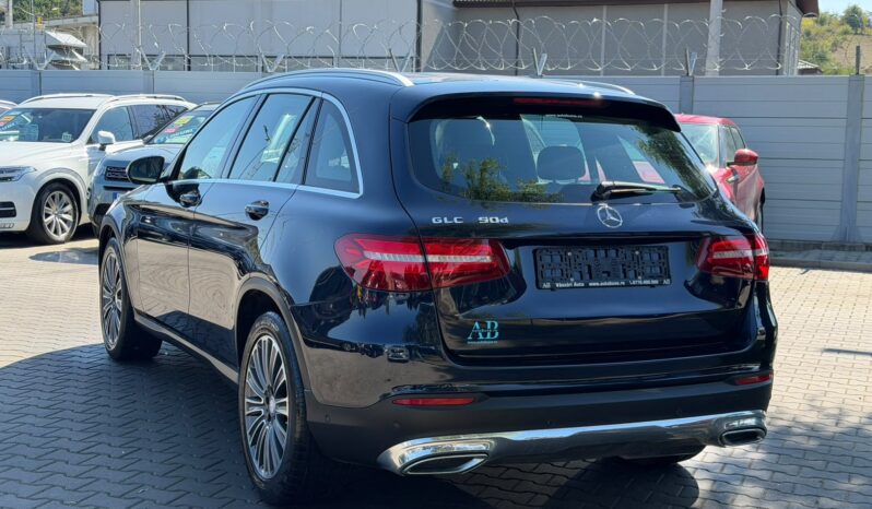 
Mercedes GLC 4MATIC full									
