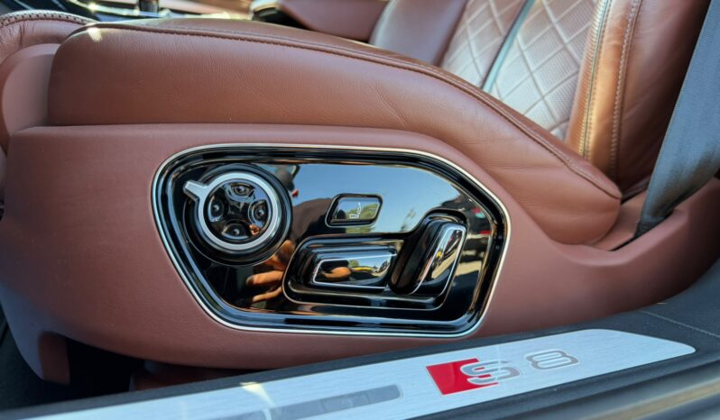
Audi S8 V8 QUATTRO full									