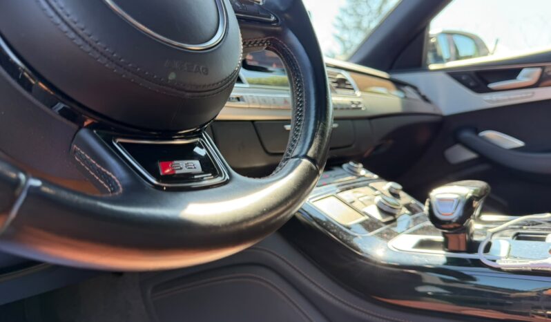
Audi S8 V8 QUATTRO full									
