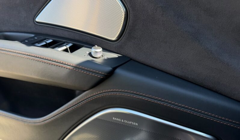 
Audi S8 V8 QUATTRO full									