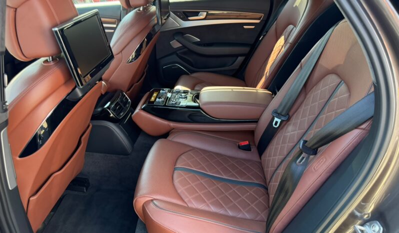 
Audi S8 V8 QUATTRO full									
