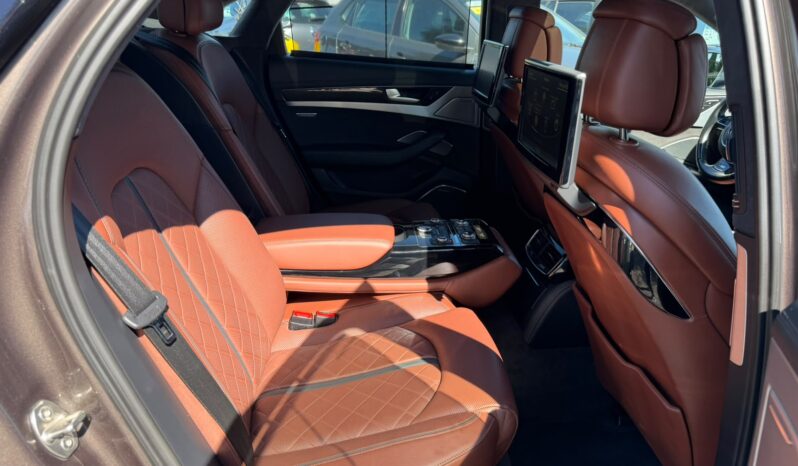 
Audi S8 V8 QUATTRO full									