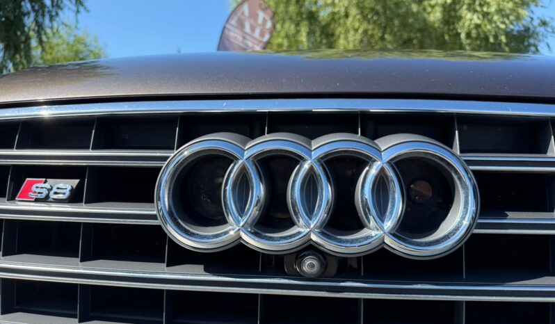 
Audi S8 V8 QUATTRO full									