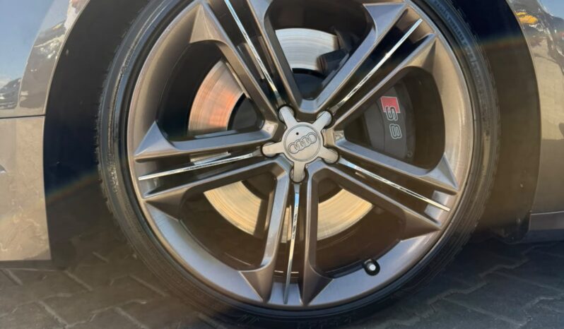 
Audi S8 V8 QUATTRO full									