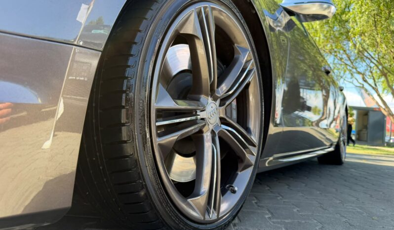 
Audi S8 V8 QUATTRO full									