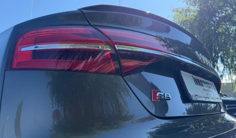 
Audi S8 V8 QUATTRO full									